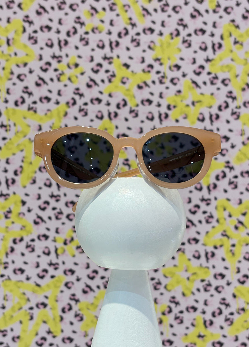 WAITING FOR THE SUN×BASE MARK sunglasses clear beige main image 0